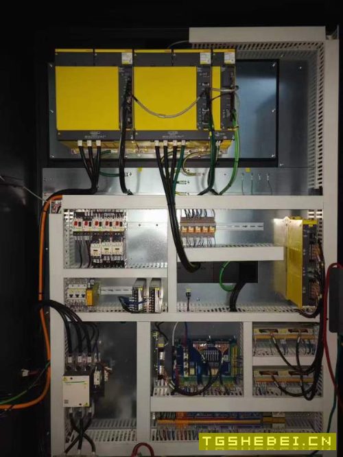 韩国原装斗山PUMA800L数控车床,主轴通孔320配32寸卡.