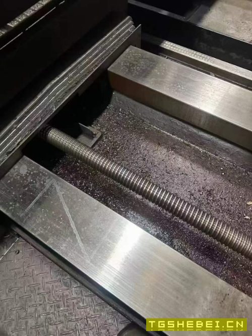 台湾远东数控镗铣床BMC-110R1主轴110-BT50齿轮箱工作.