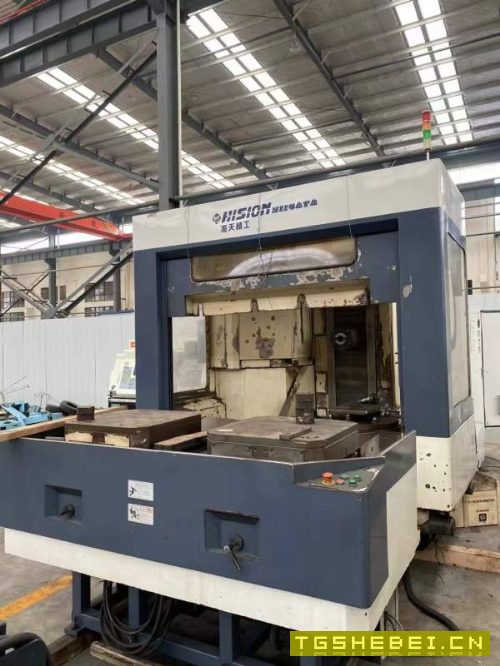 2006年海天630双工位卧加三轴硬规，bt50齿轮头，工作.