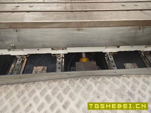 出售同款四台2017年产佛威精密1580数控铣，三菱M70系.