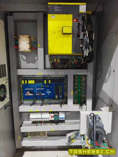 (磨具机一直用油加工)新到一台2017年拓正850重型模.