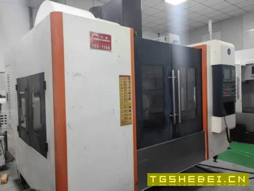上海永硕1160立式加工中心三轴滚柱导轨.台湾新代200MA.