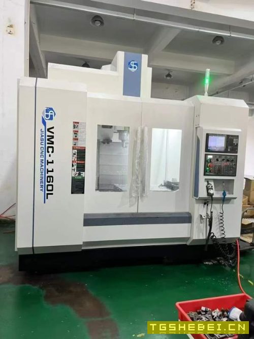 同款3台1160加工中心,三菱M80系统,三轴线轨,BT40主.