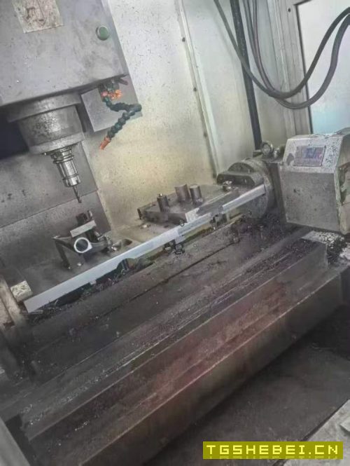 刚刚买下山西整场机器沈阳850加工中心，带210液压四轴.