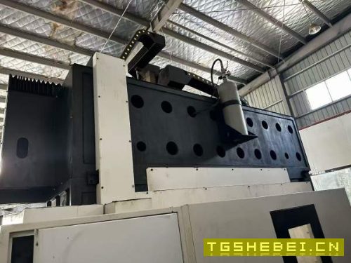 华群2212龙加门工中心，发那科MF系统，两一线硬，Y轴.