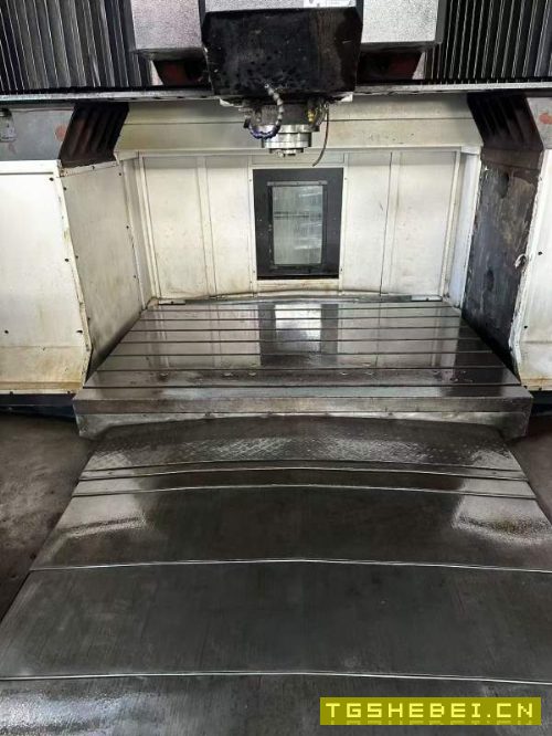 华群2212龙加门工中心，发那科MF系统，两一线硬，Y轴.