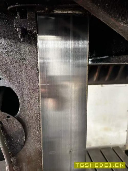 华群2212龙加门工中心，发那科MF系统，两一线硬，Y轴.