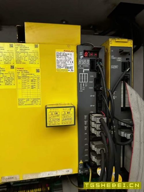 华群2212龙加门工中心，发那科MF系统，两一线硬，Y轴.