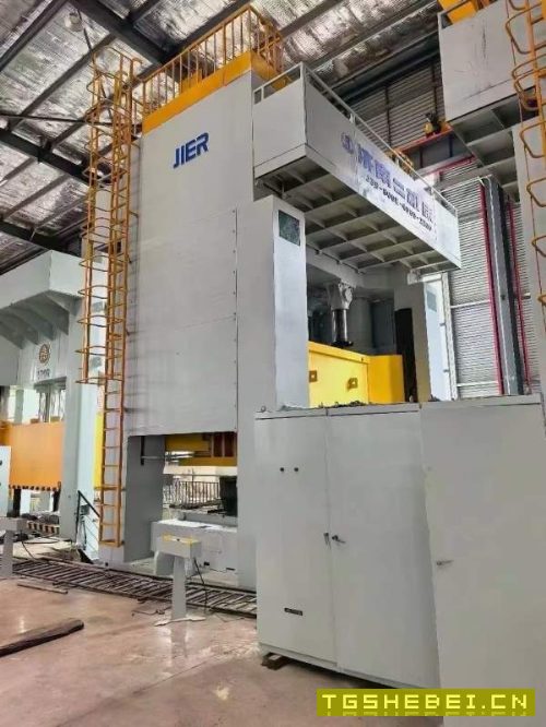 济二四点机械五连线还剩2000吨，800吨，台面：4600X26.