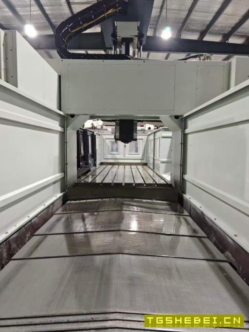 同款2台台湾亚威NVP-3015龙门工加中心，发那科MF系统.