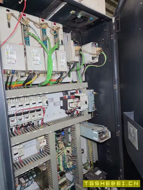 马扎克QTN200/1000车铣复合八寸中通卡盘12工位刀架带.