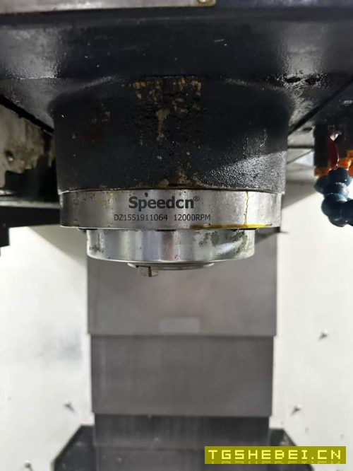 同款两台台信855三线轨45宽。工作台三轴行程0，主轴直.