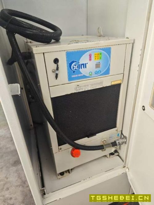 同款两台台湾俊育2013年产V6高速机，三菱M70系统，使.