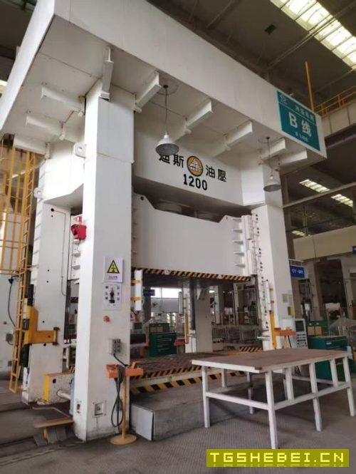 台湾迪斯液压机线，两条：1，24003台1000吨1600吨，其.