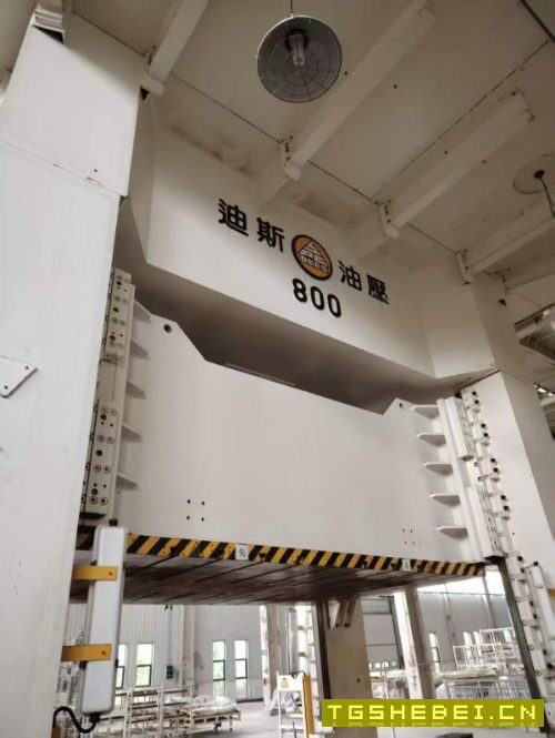 台湾迪斯液压机线，两条：1，24003台1000吨1600吨，其.