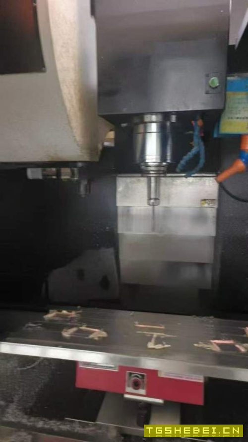 工厂在位一台1370，台正机身、买机器送空压机工厂在位.