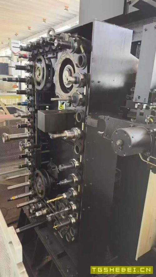 山东工厂拿下海天8米龙门加工中心一台、工作台3X8米、.