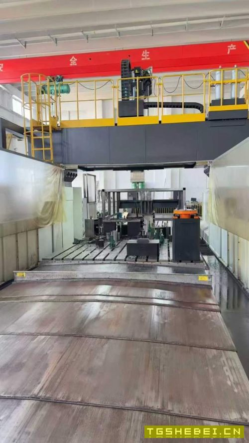 山东工厂拿下海天8米龙门一台、工作台3X8米、过宽4.2.