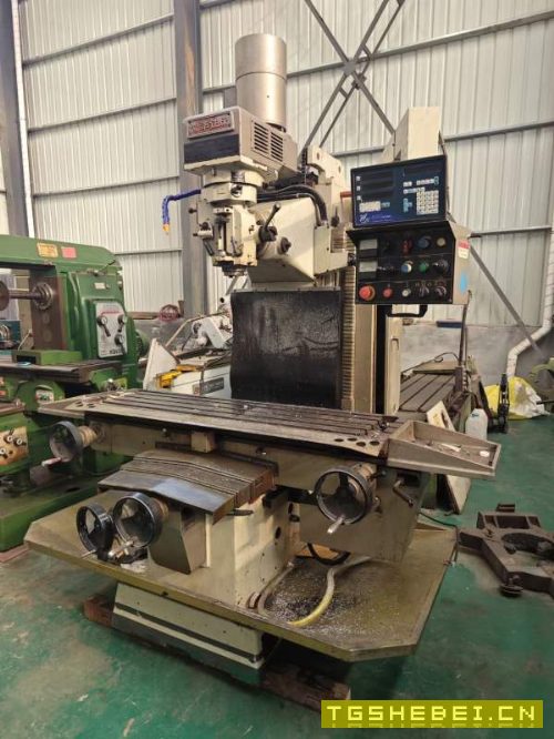 2013年台湾常准重型铣床10IV,台面380mm1500mm,三轴.