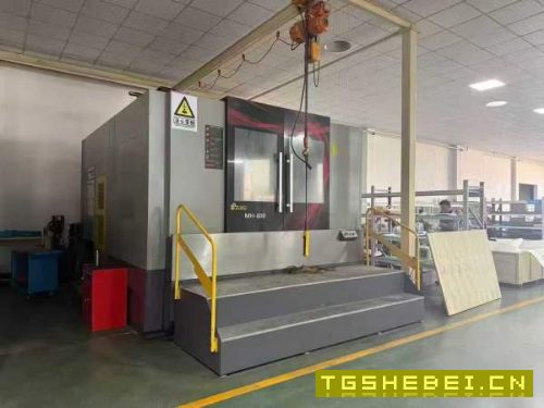 上海综欣800卧加，发那科MFplus系统，工作台800800。.