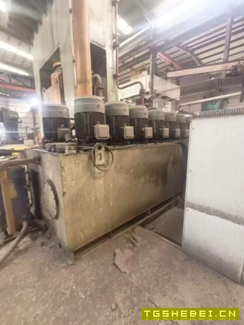 南通锻压产2500吨7液压机，数据见图，私聊