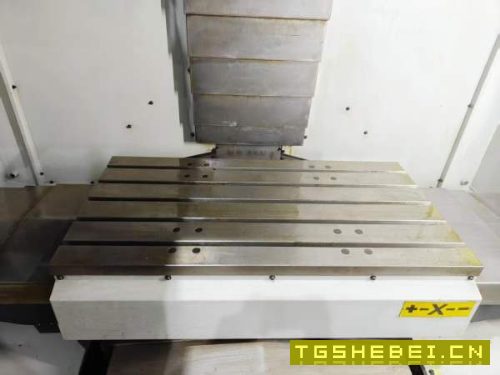 同款两台台湾艾格玛A10加工中心，台湾BT40主轴皮带800.