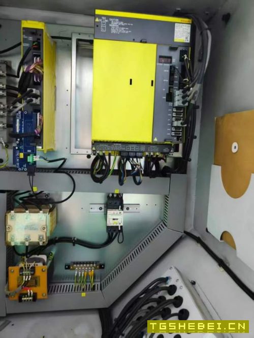 同款两台台湾艾格玛A10加工中心，台湾BT40主轴皮带800.