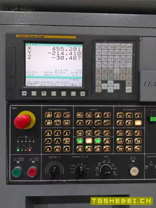 仓库新到同款3台台湾麗伟V40M加工中心，尔法电机驱动.