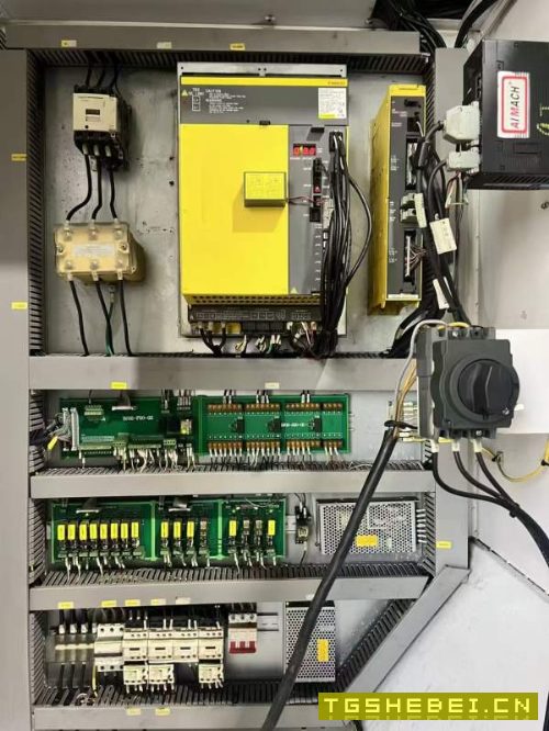 新到成合铁855加工中心，两线一硬，发那科mf系统，24.