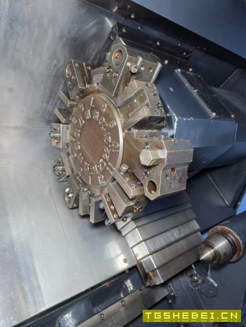 同款两台韩国原装斗山Lynx220LM车削复合，配8寸卡盘带.