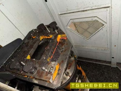 海天4028,工作台2.5米4米,门宽2.8米,门高1.6米,带.