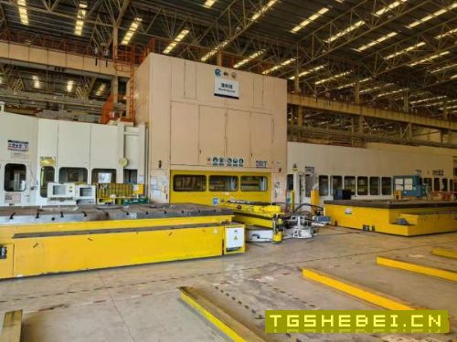 德国舒勒落料线：630吨，配备：开卷，剪板，清洗，校.