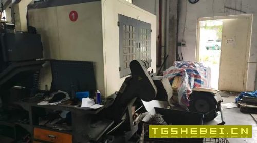 刚刚买下工厂在位，东刚1895加工中心，BT50超大主轴齿.
