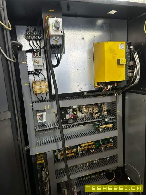 威亚E200C数控车回转直径:550mm,加工直径350,车削长.