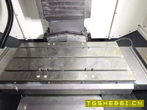 后一台基本全新德扬700钻功中心、工作台850/400行程70.