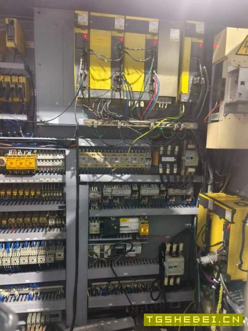 日本三菱800卧式加工中心DH80工作台:800800mmX/Y/Z行.