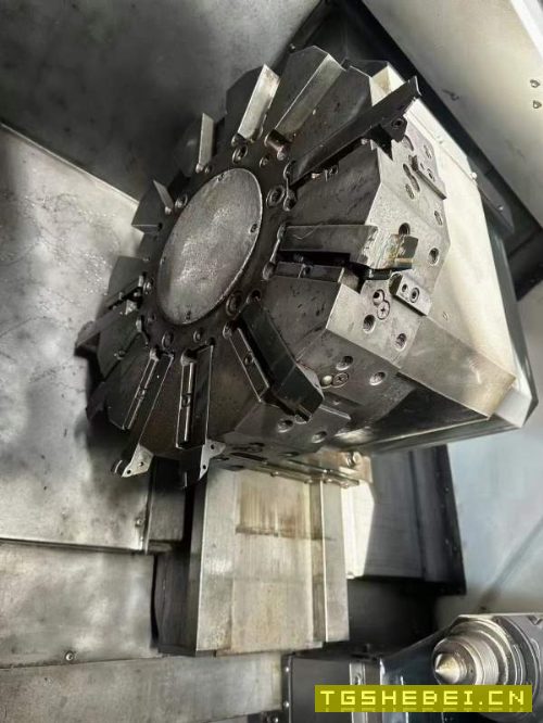 韩国原装威亚300C，15寸液压卡盘，12工位刀塔，带尾座.