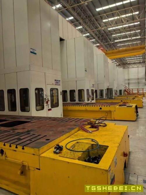 济南二机四点多连杆锻压线6000吨，五机联动。带自动化.