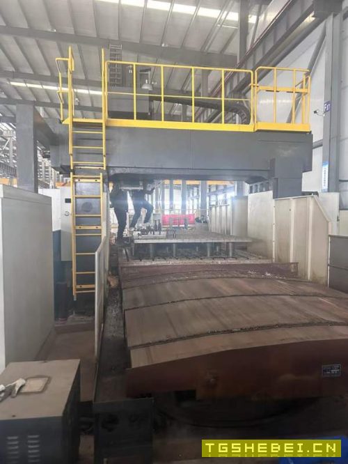 在位出售海天4028数控龙门加工中心一台、工作台4/2.5.