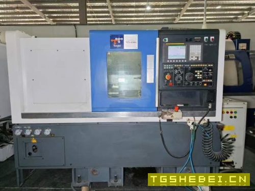 台湾原装进口东台TCS2000数控车床，8寸液压卡盘，回转.