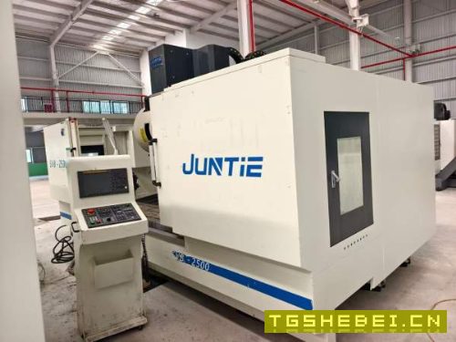 同款4台骏铁2500材型加工中心，法那克mfPlus系统！主.