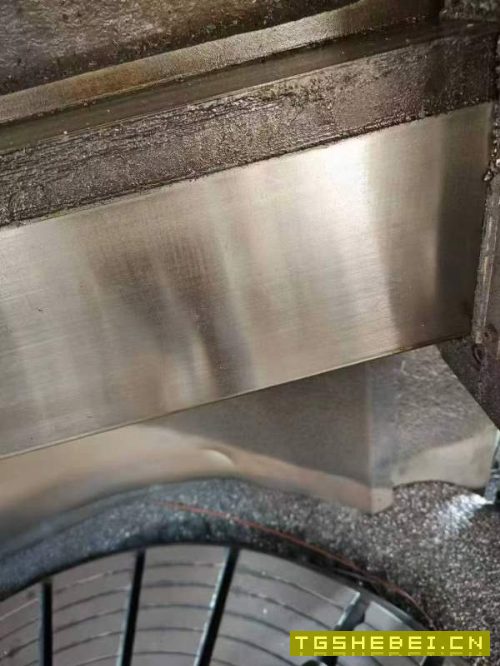 工厂在位出售一台齐齐哈尔两米数控立车，发那科td系统.