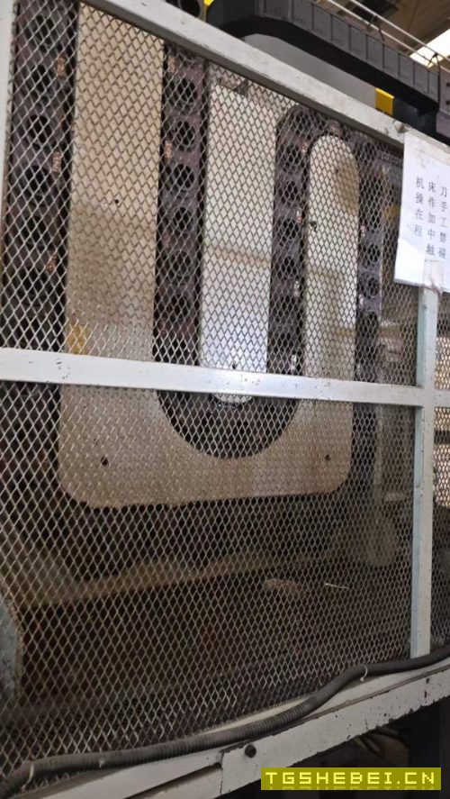 台湾远东数控镗铣床BMC-110R1主轴110-BT50齿轮箱工作.