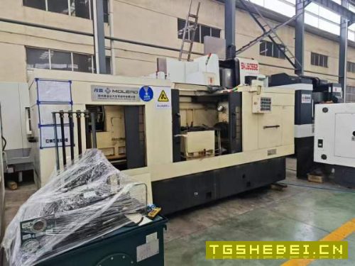 两个大镗头，滑台，液压站，油冷机可拆开卖，有人要联.