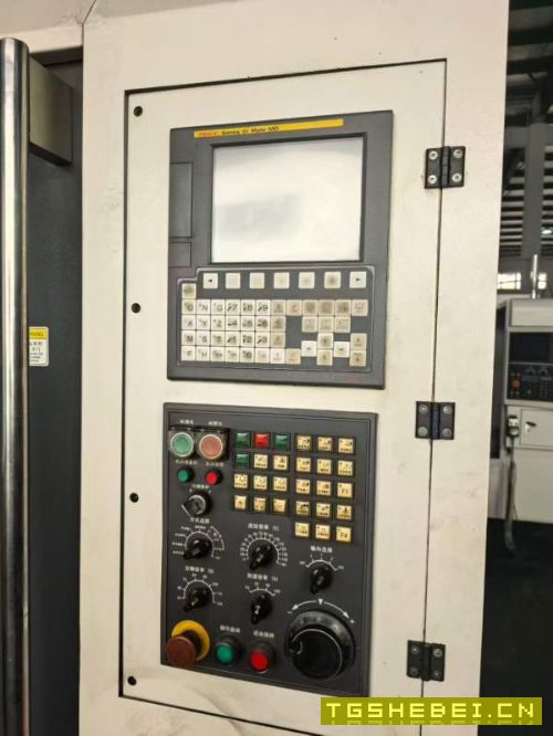 纽威702立式加工中心纽威650立式加工中心，成色非常新.