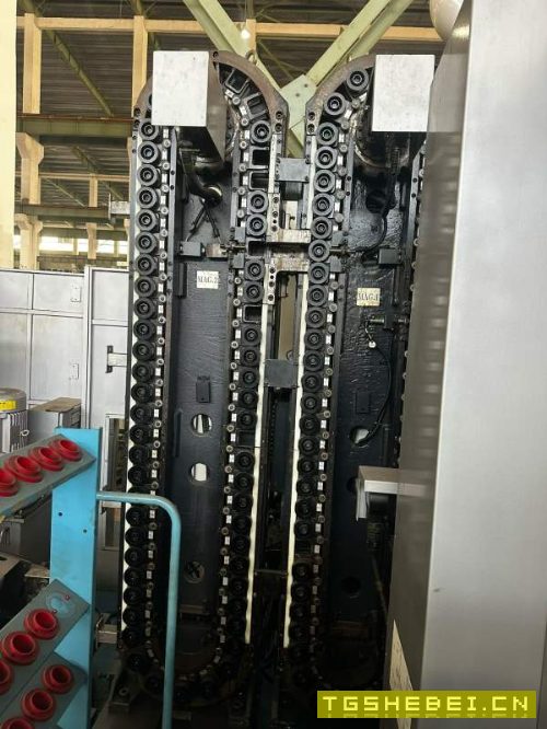 原装斗山400卧加。hsk63刀柄14000转，千分度支持四轴.