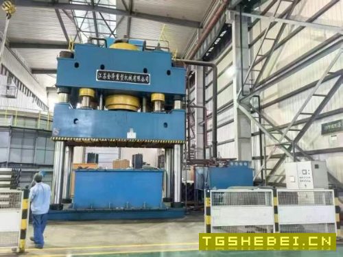 3000吨，拉伸液压机，在位出售，需要的朋友联系。