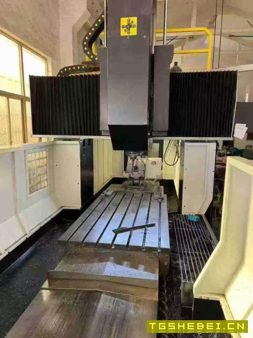常州工厂刚买下华群2015龙门加工中心