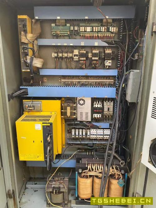 大连大力cl15数控斜车，回转直径和工件长度分别为，发.