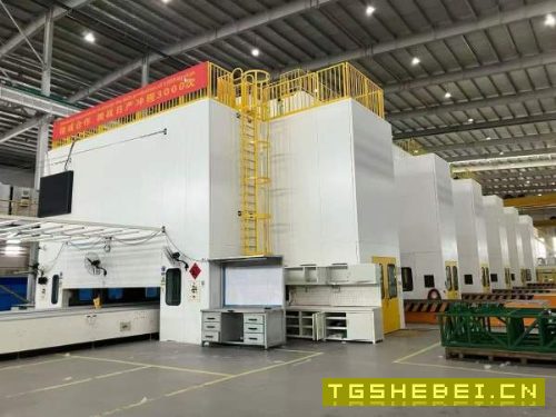 济南二机产机器人全自动冲压生产线年全新库卡7轴机器.